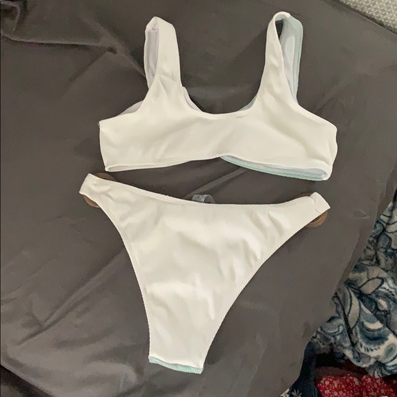 Cute bikini - Picture 4 of 4